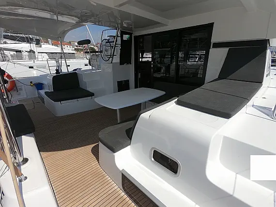 Lagoon 42