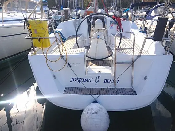 Dufour 325