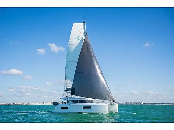 Lagoon 38 - 3cab