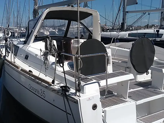 Oceanis 35