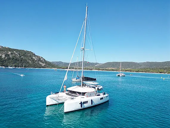 Lagoon 42