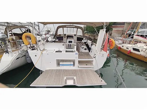 Dufour 430